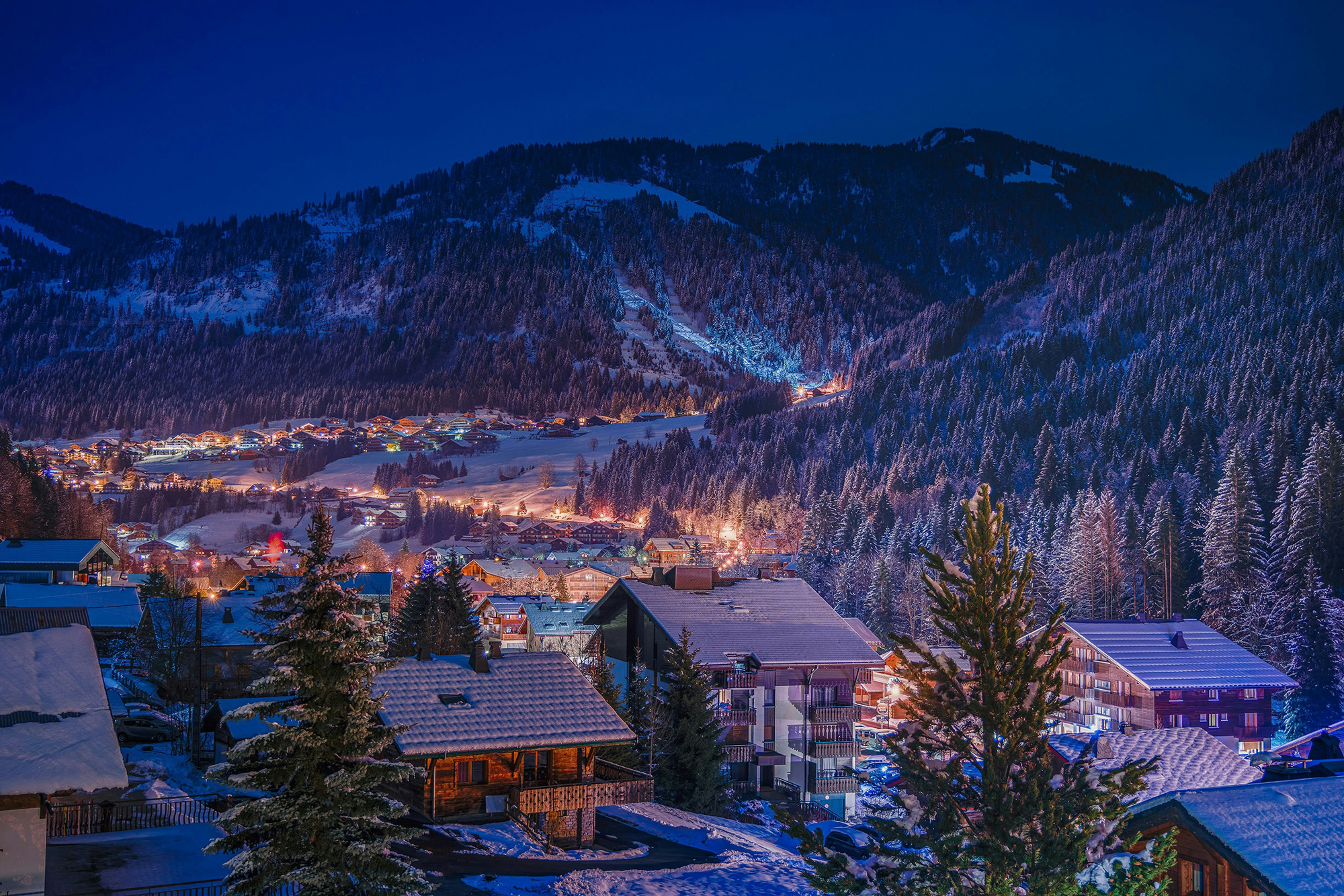 Châtel by night